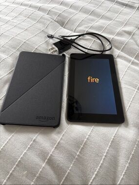 Amazon Fire Tablet with Black Smart Cover and Charger 5th Generation